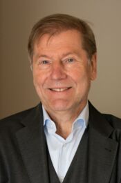 Prof. Dr. habil. Gernot Barth - Direktor der Akademie für Mediation, Soziales und Recht, Wirtschaftsmediator und Familienmediator.