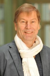 Prof. Dr. habil. Gernot Barth - Direktor der Akademie für Mediation, Soziales und Recht, Wirtschaftsmediator und Familienmediator.